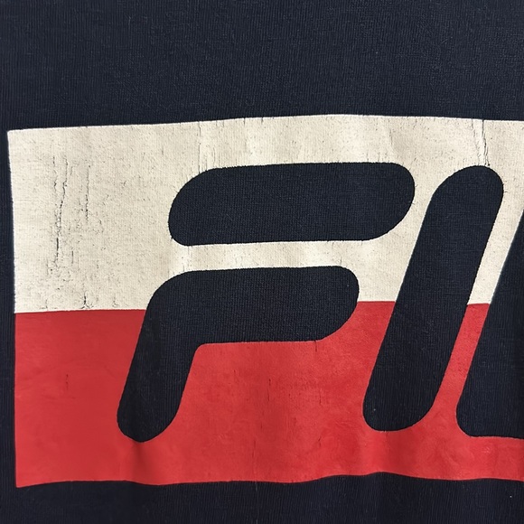 🦋Fila Tee 2/15$ - Picture 2 of 9